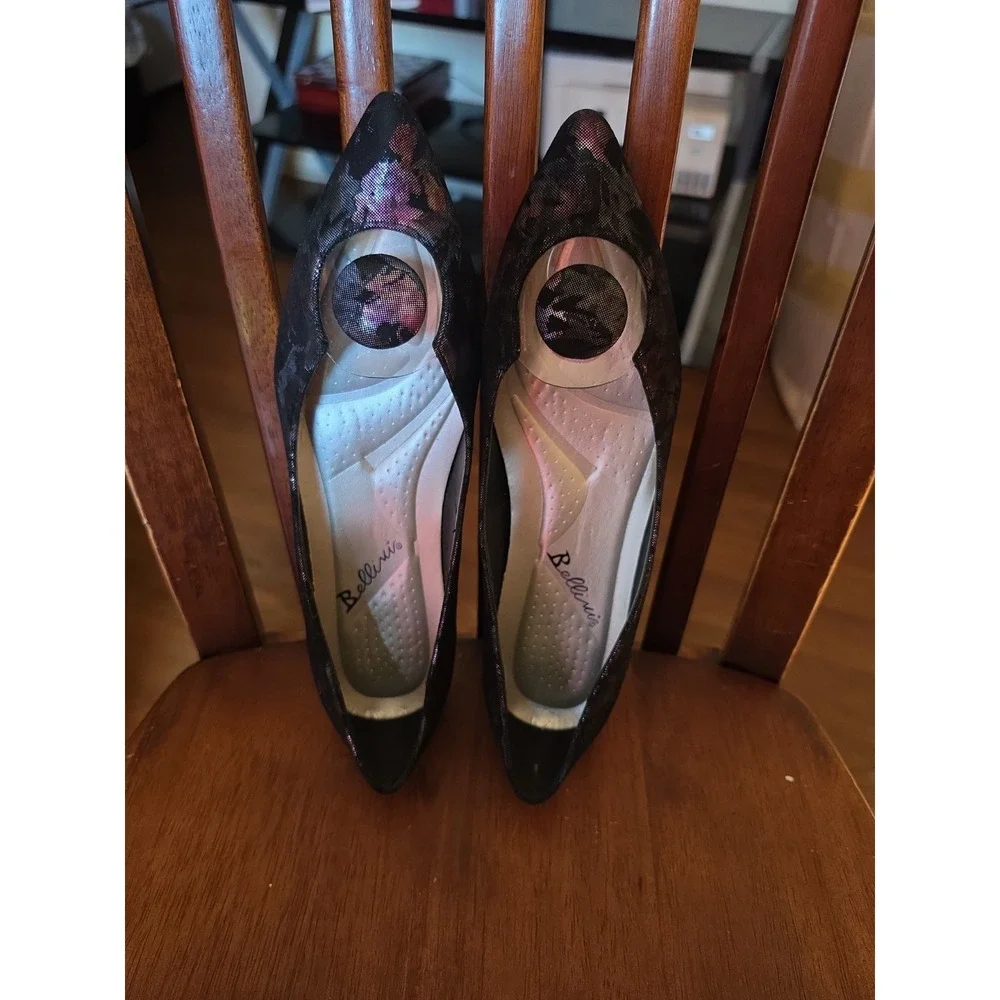 Bellini Women's Black/Purple Floral Pointed Toe Slip-On Flats Metallic Accen 7.5